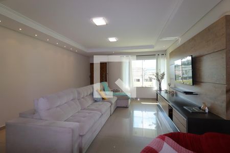 Sala de TV de casa à venda com 3 quartos, 217m² em Vila Scarpelli, Santo André