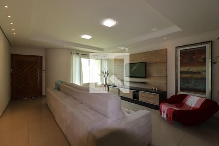 Sala de TV de casa à venda com 3 quartos, 217m² em Vila Scarpelli, Santo André