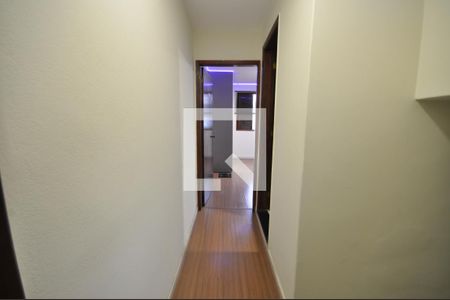 Corredor de casa para alugar com 2 quartos, 120m² em Vila Leonor, São Paulo
