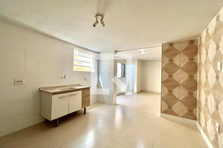 Cozinha de casa para alugar com 1 quarto, 40m² em Parque Jabaquara, São Paulo