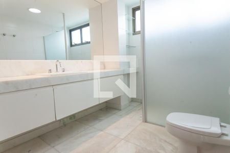 banheiro suite master de apartamento à venda com 4 quartos, 180m² em Estoril, Belo Horizonte