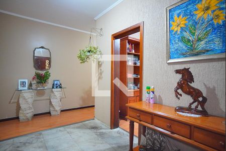 Entrada de casa à venda com 5 quartos, 390m² em Jardim Lindóia, Porto Alegre