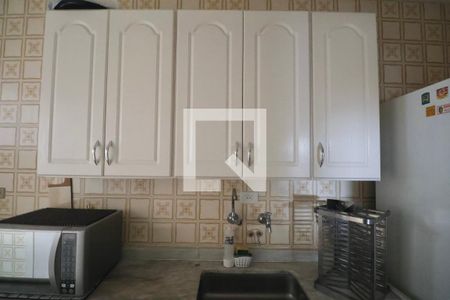 Cozinha de apartamento para alugar com 2 quartos, 107m² em Jardim Vitoria, Guarujá