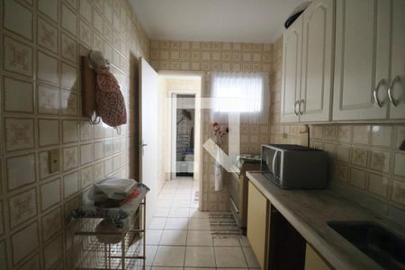 Cozinha de apartamento para alugar com 2 quartos, 107m² em Jardim Vitoria, Guarujá