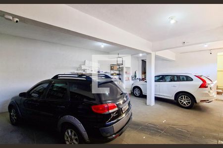 Garagem de casa à venda com 3 quartos, 560m² em Concórdia, Belo Horizonte
