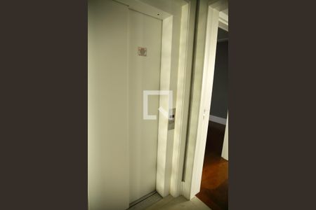 Banheiro de Serviço de apartamento à venda com 3 quartos, 280m² em Jardim do Mar, São Bernardo do Campo