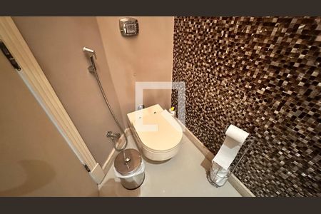 Lavabo de casa para alugar com 5 quartos, 800m² em Barra da Tijuca, Rio de Janeiro