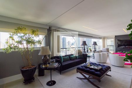 Sala de Estar de apartamento à venda com 4 quartos, 213m² em Santo Amaro, São Paulo