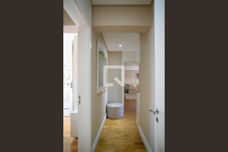 Corredor de apartamento para alugar com 3 quartos, 280m² em Aclimação, São Paulo