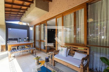 Casa à venda com 3 quartos, 341m² em Jardim dos Estados, São Paulo