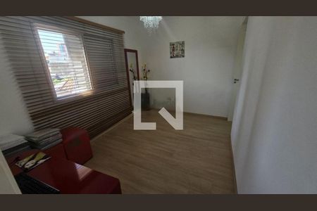 Casa à venda com 3 quartos, 242m² em Cidade Mãe do Céu, São Paulo