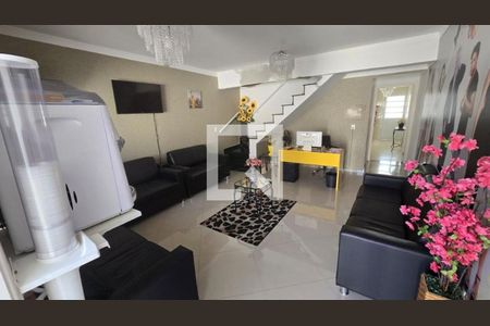 Casa à venda com 3 quartos, 242m² em Cidade Mãe do Céu, São Paulo