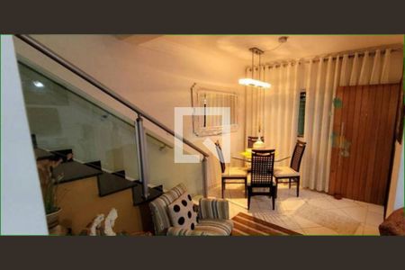 Casa à venda com 3 quartos, 100m² em Vila Carrão, São Paulo