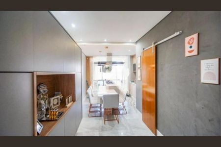Casa à venda com 3 quartos, 115m² em Vila Carrão, São Paulo