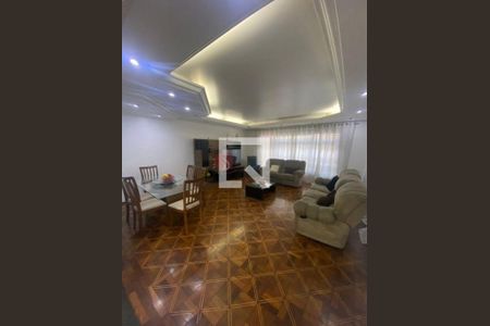 Casa à venda com 3 quartos, 330m² em Vila Lucia Elvira, São Paulo