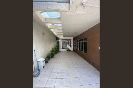 Casa à venda com 3 quartos, 330m² em Vila Lucia Elvira, São Paulo