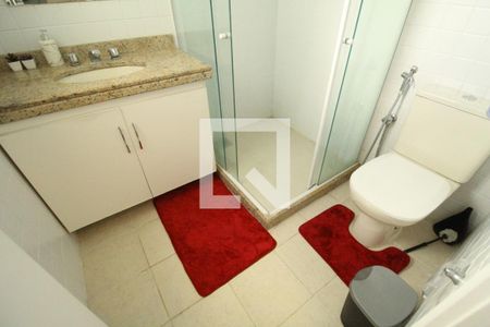 Banheiro da suíte de apartamento para alugar com 3 quartos, 90m² em Jacarepaguá, Rio de Janeiro