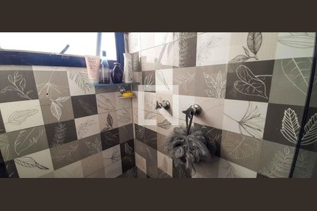 Banheiro de apartamento à venda com 2 quartos, 51m² em São Pedro, Osasco