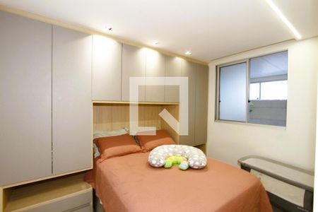Quarto de apartamento à venda com 1 quarto, 60m² em Vila Amaral, Belo Horizonte