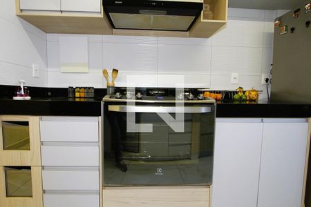 Cozinha  de apartamento à venda com 1 quarto, 60m² em Vila Amaral, Belo Horizonte