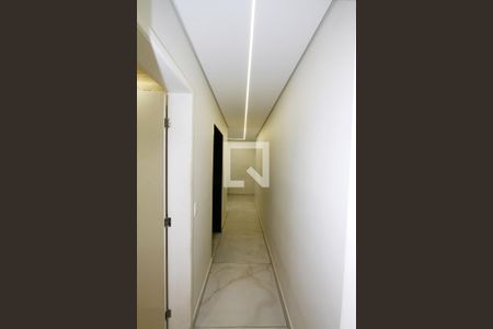 Corredor de apartamento à venda com 1 quarto, 60m² em Vila Amaral, Belo Horizonte