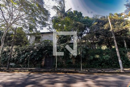 Fachada de casa à venda com 5 quartos, 607m² em Jardim Guedala, São Paulo