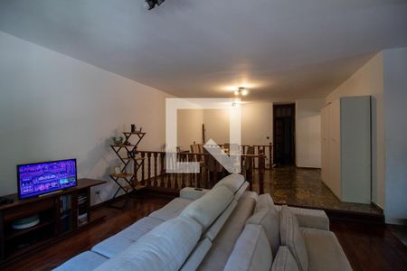 Sala de casa para alugar com 4 quartos, 371m² em Jardim Peri Peri, São Paulo