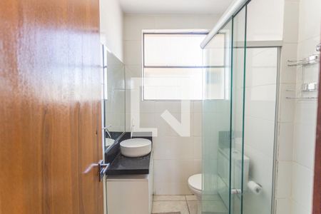 Banheiro da Suíte de apartamento à venda com 1 quarto, 55m² em Floresta, Belo Horizonte