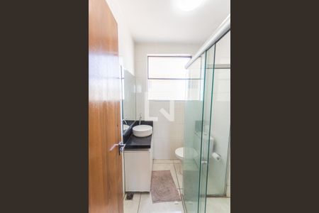 Banheiro da Suíte de apartamento à venda com 1 quarto, 55m² em Floresta, Belo Horizonte