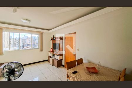 Sala de apartamento à venda com 3 quartos, 80m² em Sagrada Família, Belo Horizonte