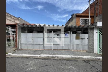 Fachada de casa para alugar com 3 quartos, 200m² em Burgo Paulista, São Paulo
