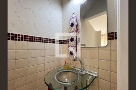 Lavabo de casa de condomínio para alugar com 4 quartos, 220m² em Vila Pagano, Valinhos