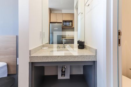 Banheiro de kitnet/studio para alugar com 1 quarto, 20m² em Butantã, São Paulo