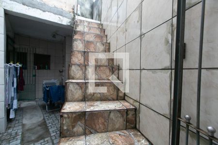 Escada de casa à venda com 4 quartos, 124m² em Jardim Beatriz (zona Leste), São Paulo