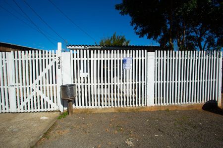Fachada da casa + Placa de casa à venda com 2 quartos, 80m² em Olaria, Canoas
