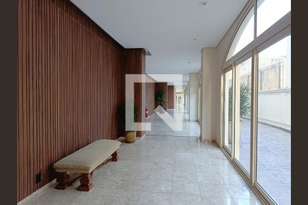 Hall de entrada de apartamento para alugar com 3 quartos, 110m² em Cerqueira César, São Paulo