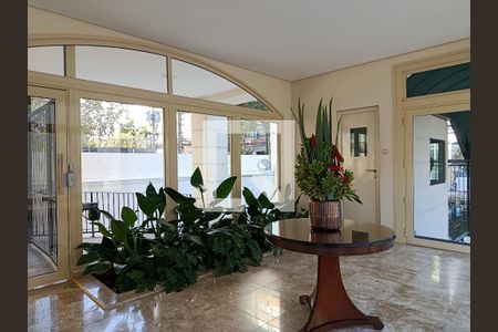 Hall de entrada de apartamento para alugar com 3 quartos, 110m² em Cerqueira César, São Paulo