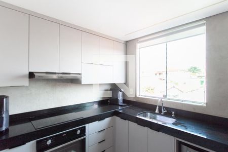 Cozinha de apartamento para alugar com 3 quartos, 136m² em Maria Helena, Belo Horizonte
