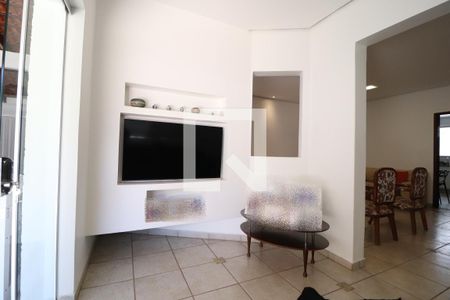 Sala de casa para alugar com 4 quartos, 350m² em Jardim Karaíba, Uberlândia