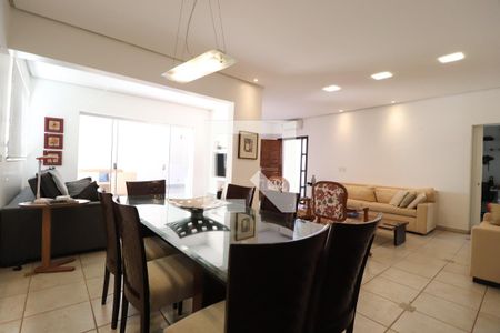 Sala de casa para alugar com 4 quartos, 350m² em Jardim Karaíba, Uberlândia