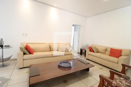 Sala de casa para alugar com 4 quartos, 350m² em Jardim Karaíba, Uberlândia