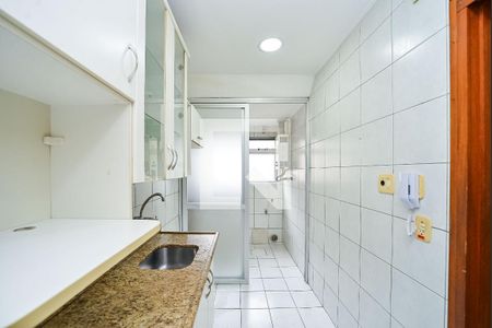 Cozinha de apartamento para alugar com 3 quartos, 80m² em São Sebastião, Porto Alegre