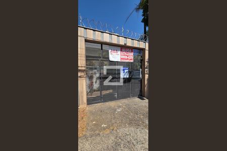 Plaquinha instalada de casa à venda com 5 quartos, 600m² em Estoril, Belo Horizonte