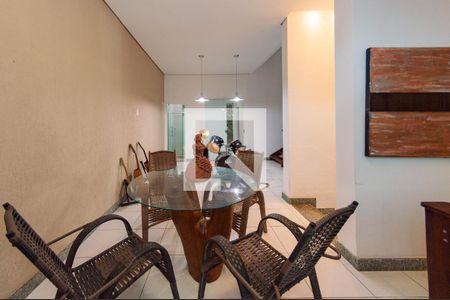 Sala 2 de casa para alugar com 5 quartos, 600m² em Estoril, Belo Horizonte