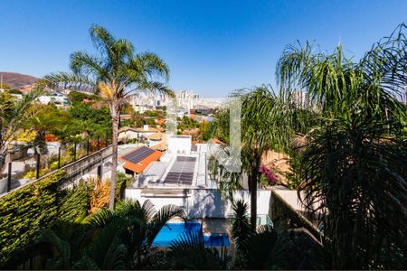 Vista de casa à venda com 5 quartos, 600m² em Estoril, Belo Horizonte