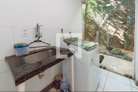 Área de serviço de casa à venda com 5 quartos, 600m² em Estoril, Belo Horizonte
