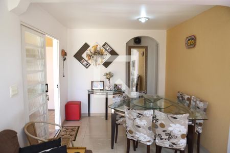 Sala de casa à venda com 3 quartos, 200m² em Conjunto Agua Branca, Contagem