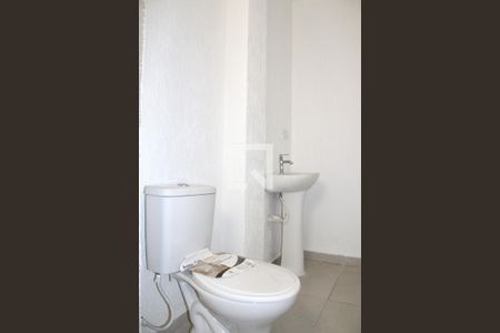 Banheiro de kitnet/studio para alugar com 1 quarto, 53m² em Jardim Analia Franco, São Paulo