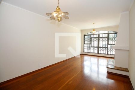 Sala de casa à venda com 3 quartos, 320m² em Alto de Pinheiros, São Paulo