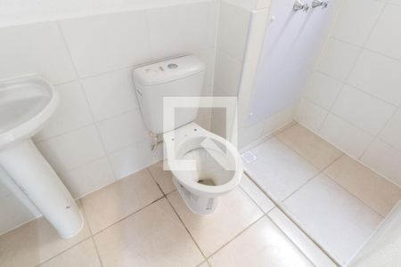 Banheiro de apartamento para alugar com 2 quartos, 42m² em Campo Grande, Rio de Janeiro